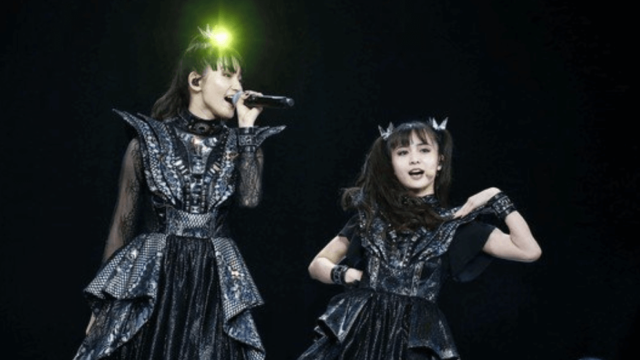 Babymetal サポートメンバー モー娘 鞘師 さくら学院の岡崎と藤平 Aulii Net